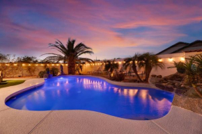 Private Oasis W/ Heated/Cooled Pool & King Bed!